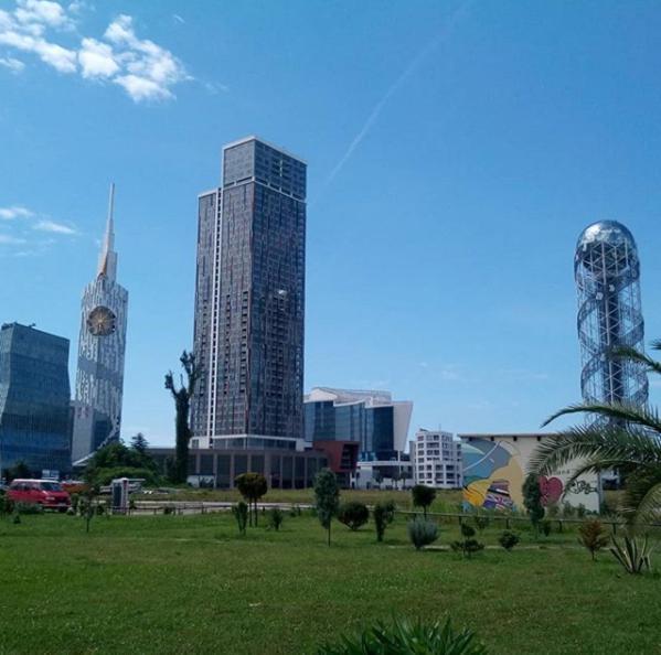 Apartment Gorgasali_57 Batumi Bagian luar foto
